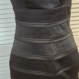 American Living Size 4 Black Body Con Knee Length Dress FORMAL PARTY V NECK